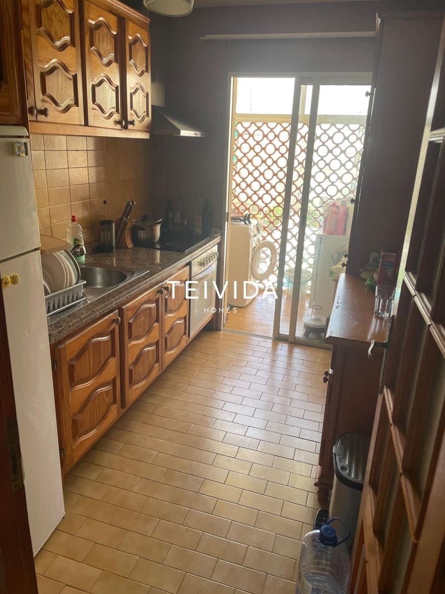 3 bedroom Flat for rent in Los Cristianos with pool garage - € 2,500 (Ref: 9730808)