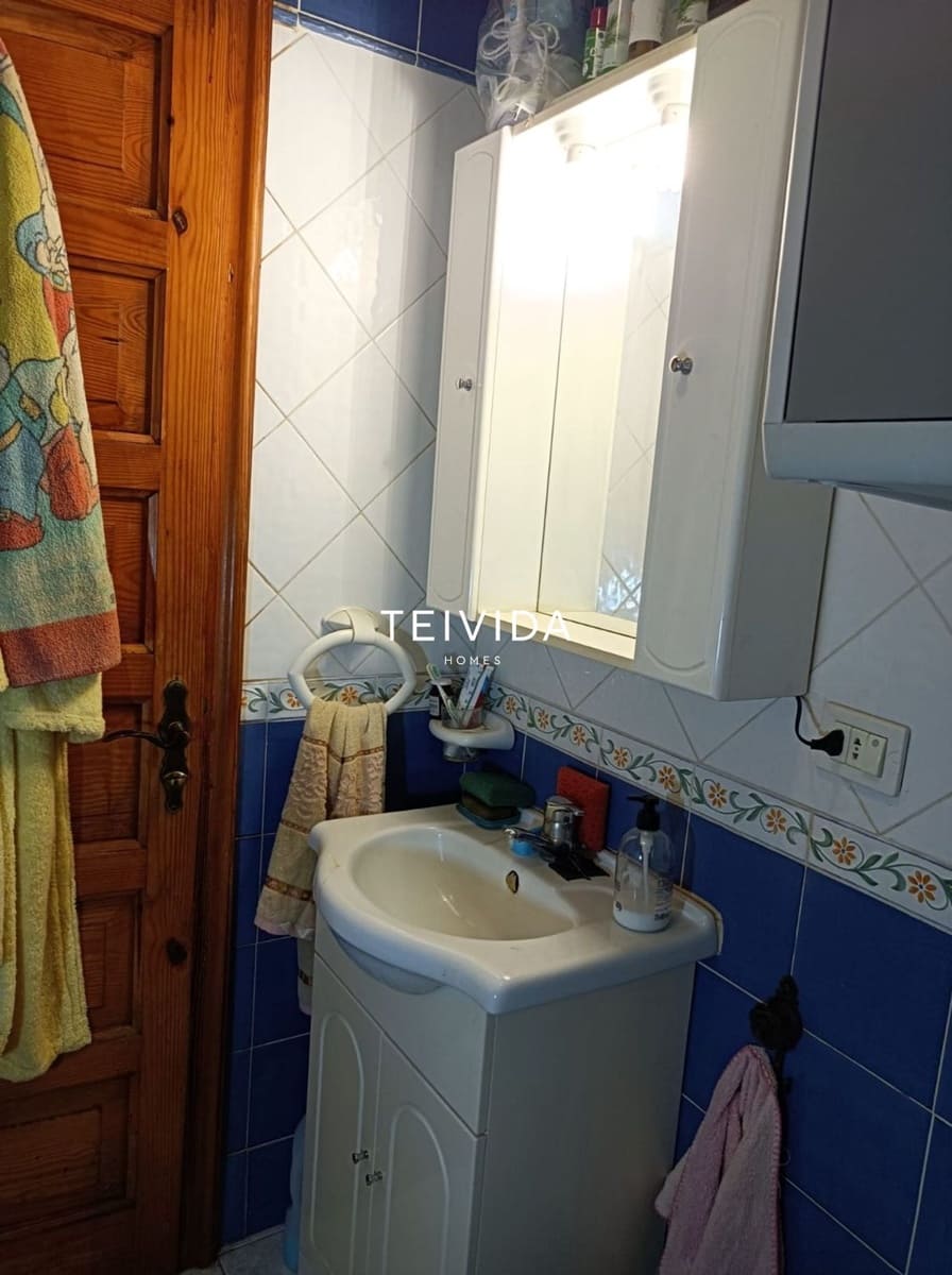 Flat for sale in Costa Adeje with pool - € 280,000 (Ref: 9730901)