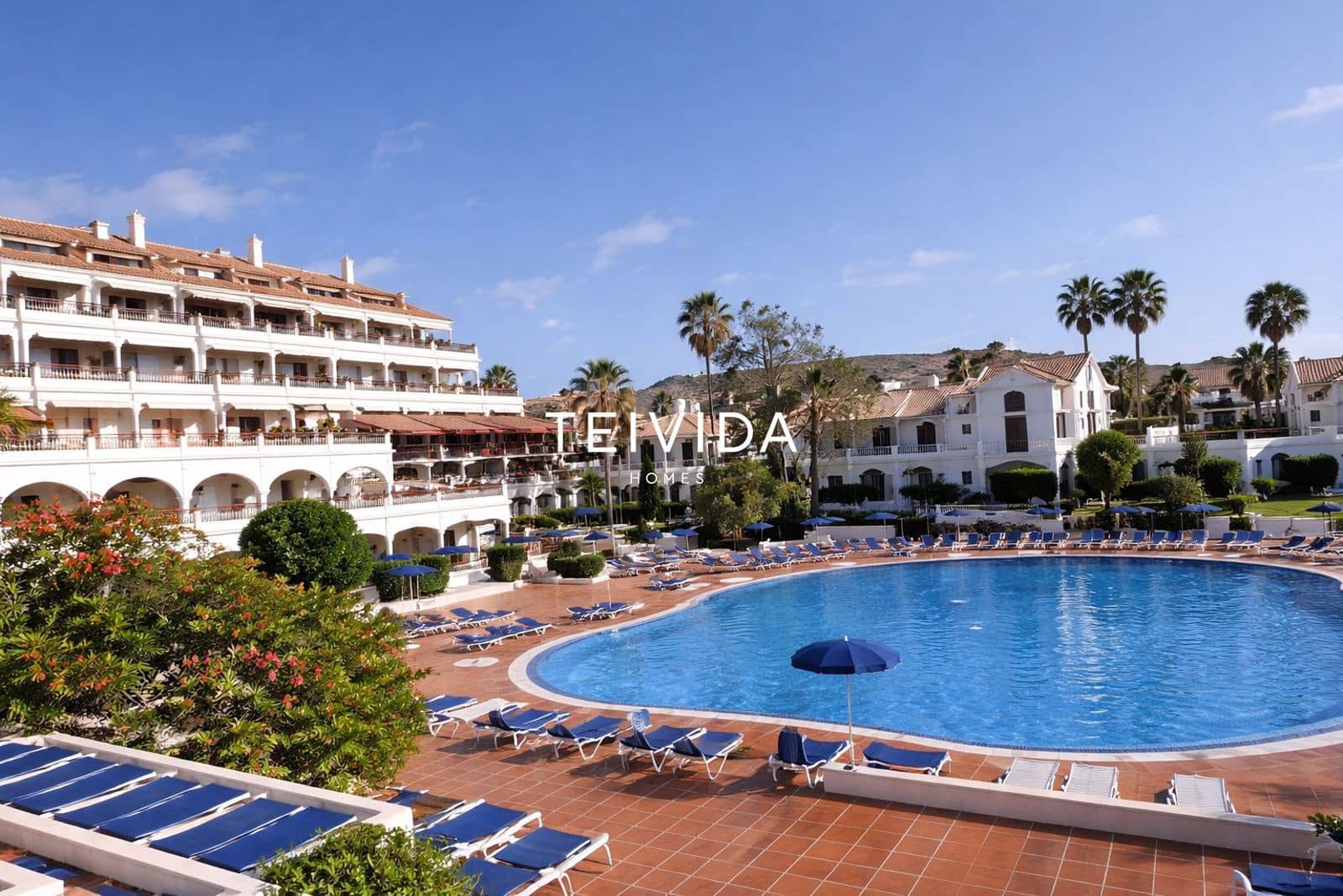 Flat for sale in Costa Adeje with pool - € 280,000 (Ref: 9730901)