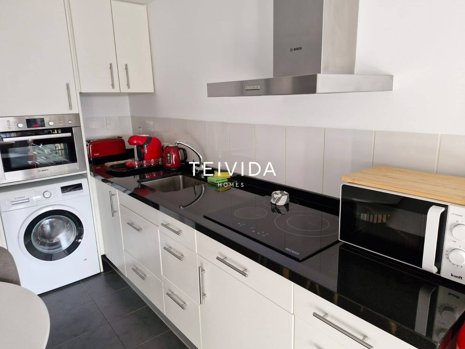 1 sypialnia Mieszkanie na sprzedaż w Playa de las Americas z basenem - 570 000 € (Ref: 9734007)