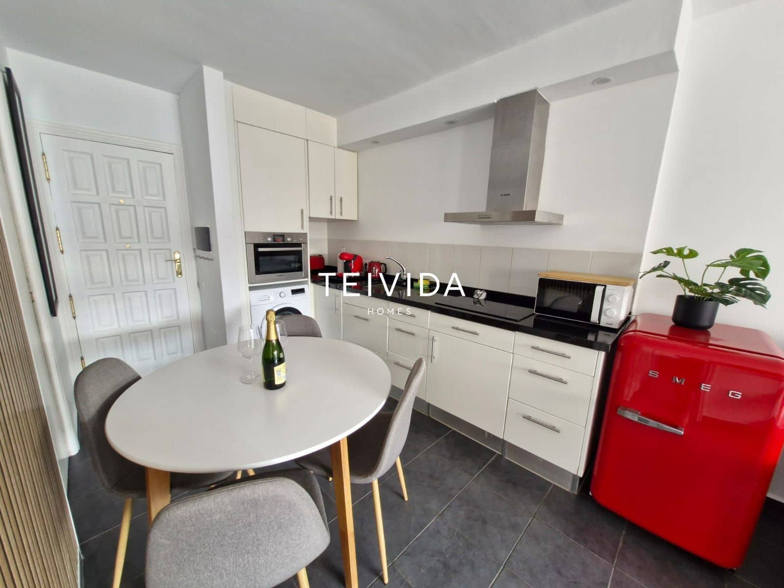 1 sypialnia Mieszkanie na sprzedaż w Playa de las Americas z basenem - 570 000 € (Ref: 9734007)