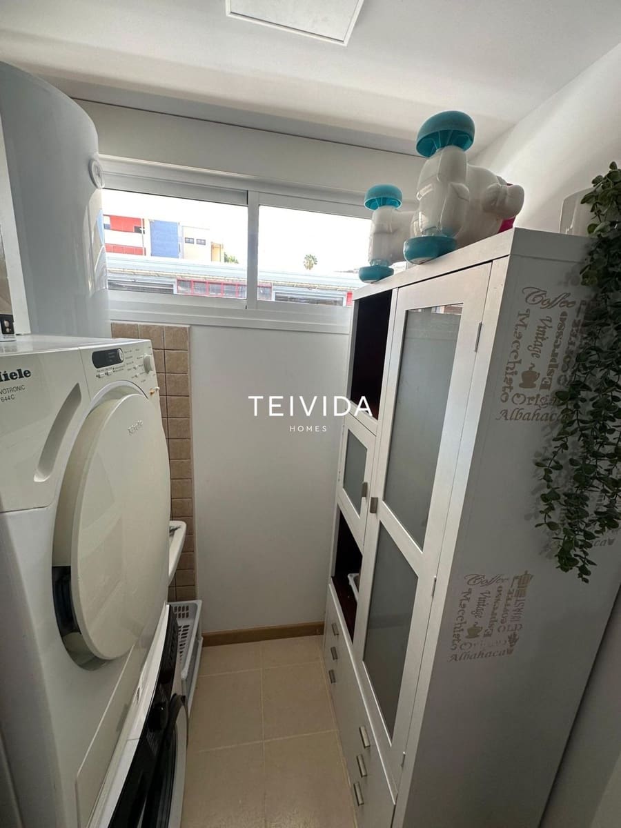 2 bedroom Flat for sale in Cabo Blanco with pool garage - € 270,000 (Ref: 9737270)