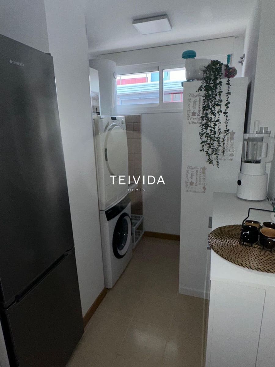 2 bedroom Flat for sale in Cabo Blanco with pool garage - € 270,000 (Ref: 9737270)