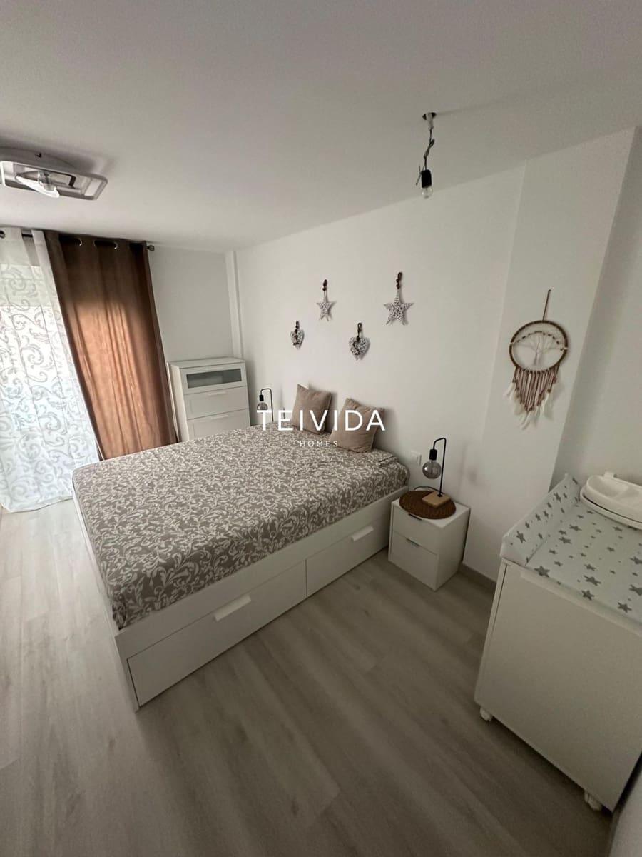 2 bedroom Flat for sale in Cabo Blanco with pool garage - € 270,000 (Ref: 9737270)