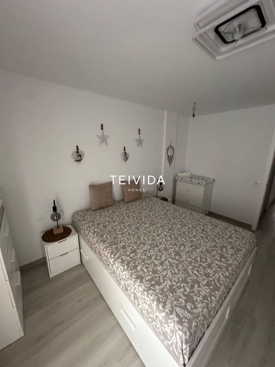 2 bedroom Flat for sale in Cabo Blanco with pool garage - € 270,000 (Ref: 9737270)