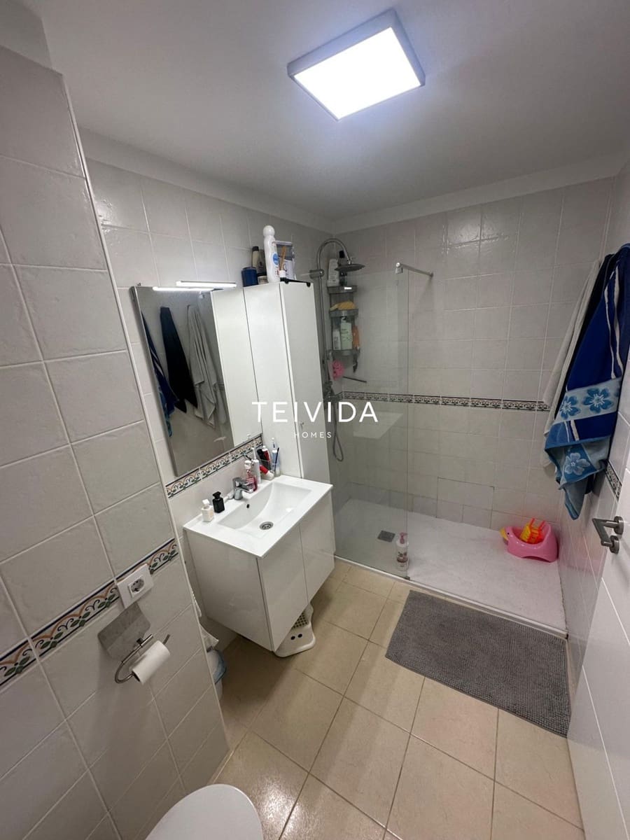 2 bedroom Flat for sale in Cabo Blanco with pool garage - € 270,000 (Ref: 9737270)