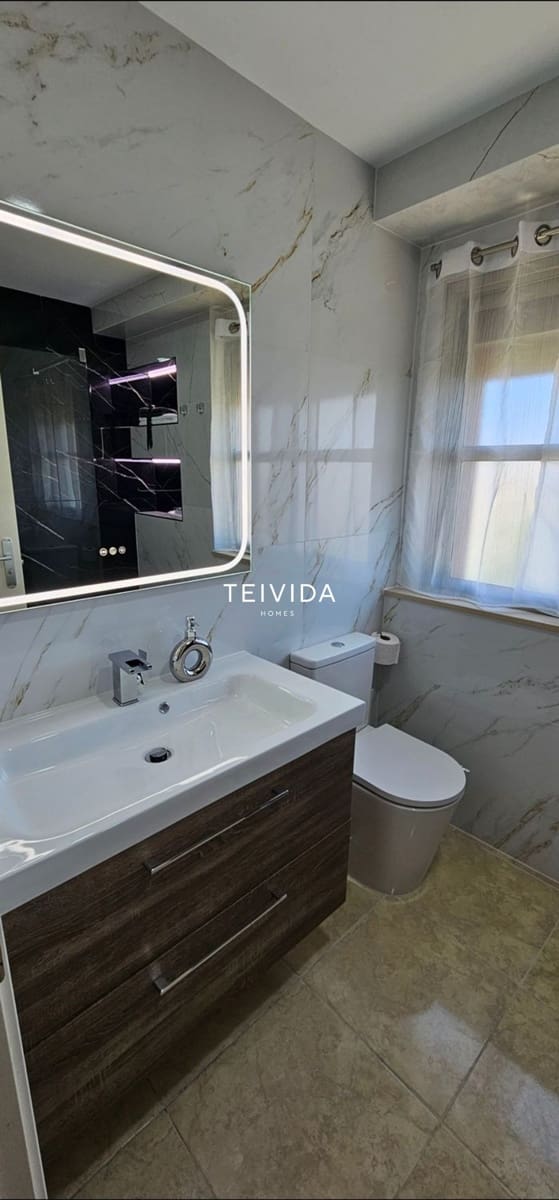 4 bedroom Townhouse for sale in Granadilla de Abona with garage - € 415,000 (Ref: 9737271)