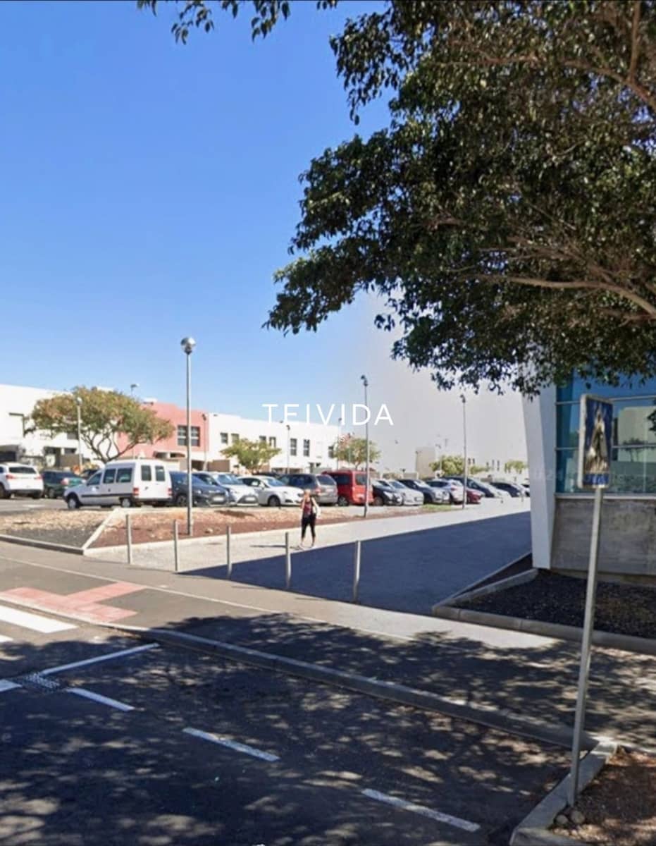 4 bedroom Townhouse for sale in Granadilla de Abona with garage - € 415,000 (Ref: 9737271)