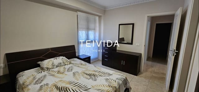 4 bedroom Townhouse for sale in Granadilla de Abona with garage - € 415,000 (Ref: 9737271)