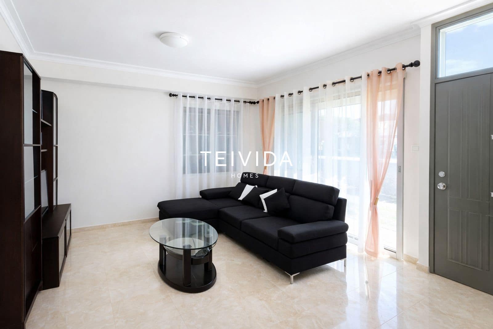 4 bedroom Townhouse for sale in Granadilla de Abona with garage - € 415,000 (Ref: 9737271)