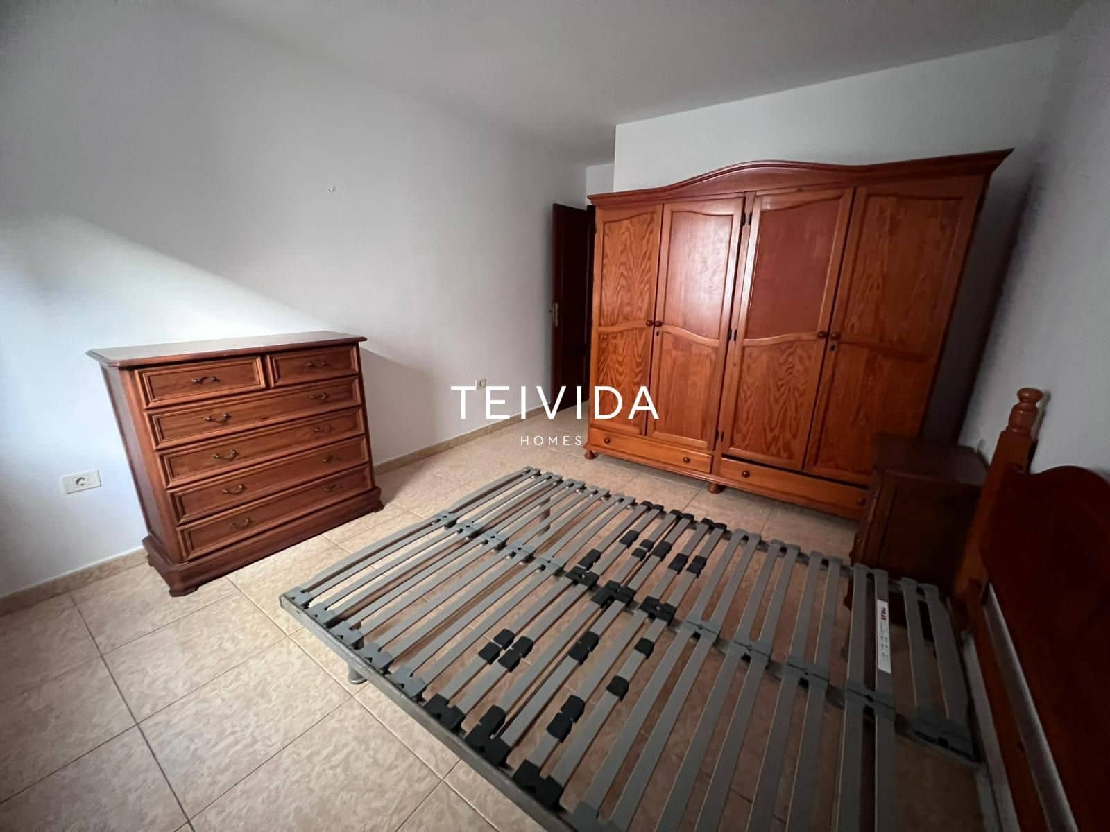 2 soverom Leilighet til salgs i Las Galletas med garasje - € 210 000 (Ref: 9750989)