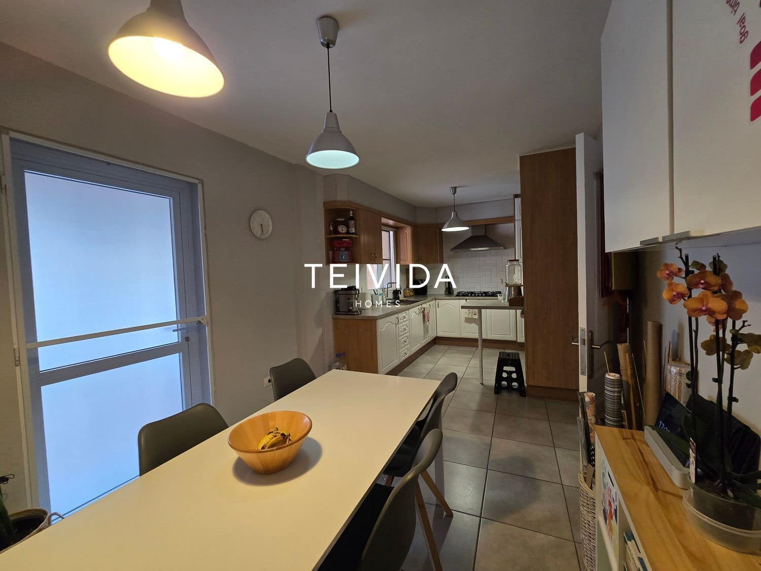 4 slaapkamer Huis te koop in Arona met zwembad garage - € 350.000 (Ref: 9776891)