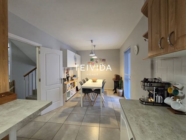 4 slaapkamer Huis te koop in Arona met zwembad garage - € 350.000 (Ref: 9776891)