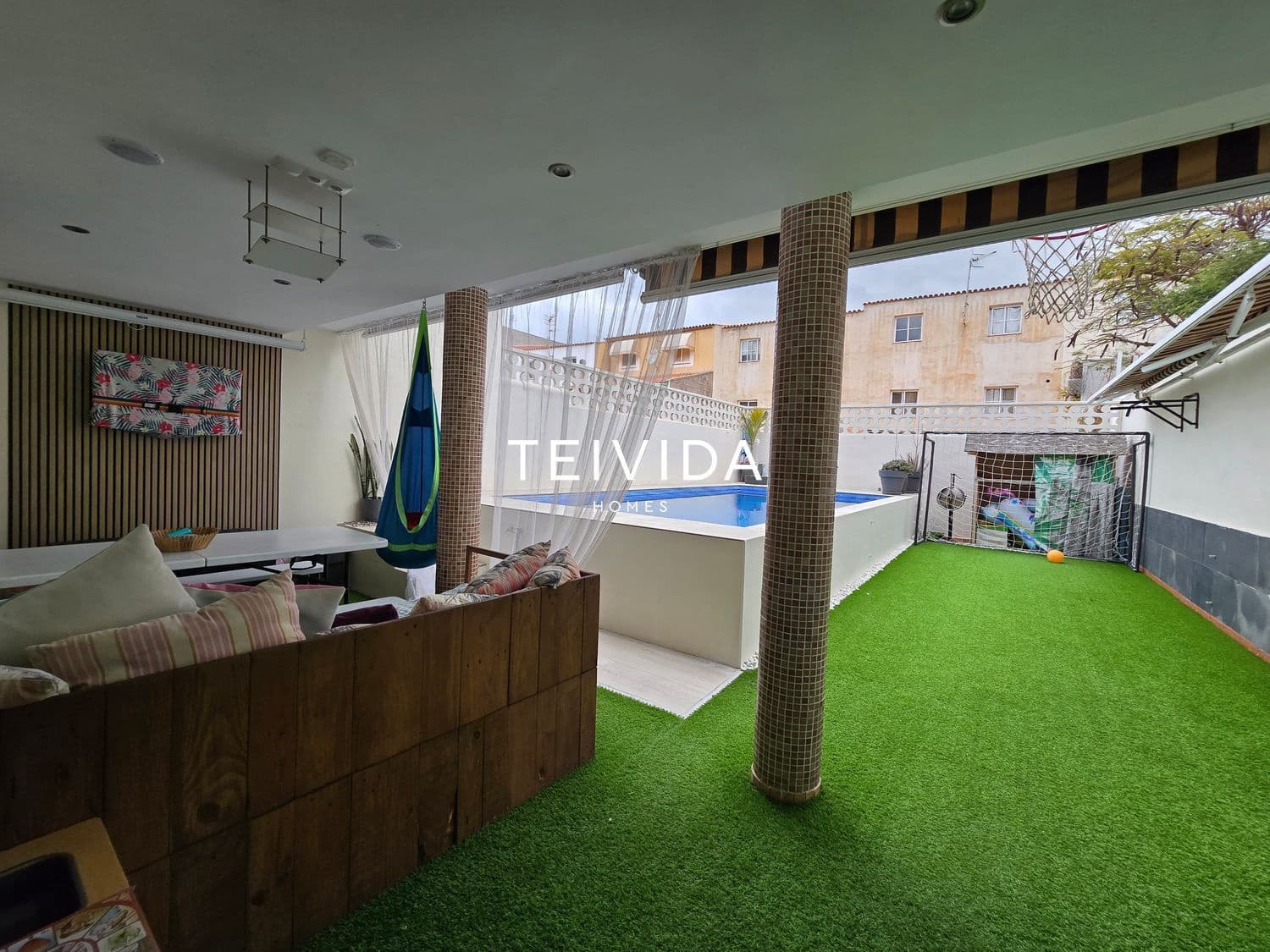 4 slaapkamer Huis te koop in Arona met zwembad garage - € 350.000 (Ref: 9776891)