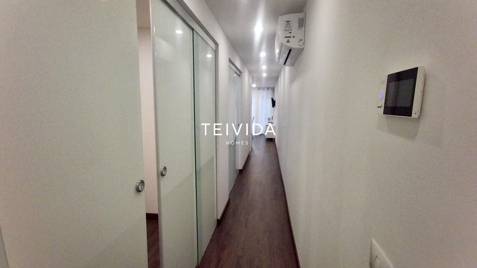 Piso de 2 habitaciones en Adeje en venta con piscina - 365.000 € (Ref: 9782416)