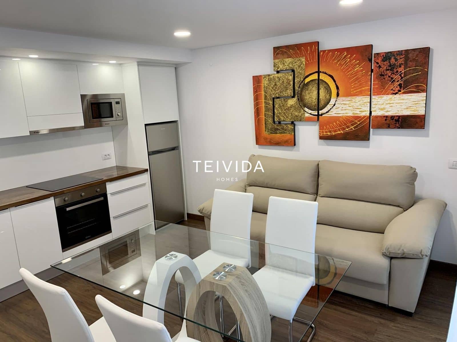 Piso de 2 habitaciones en Adeje en venta con piscina - 365.000 € (Ref: 9782416)