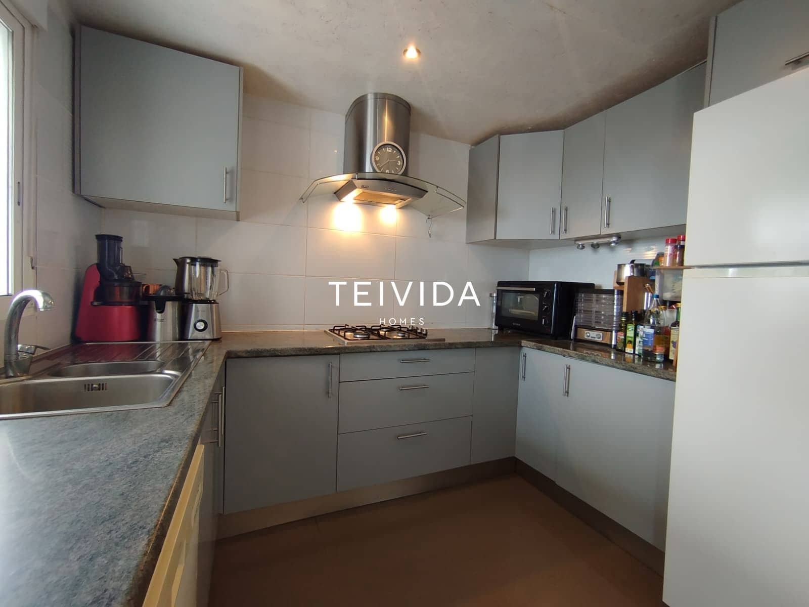 6 slaapkamer Villa te koop in Buzanada met garage - € 580.000 (Ref: 9782417)