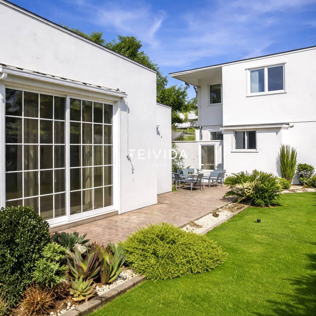 6 slaapkamer Villa te koop in Buzanada met garage - € 580.000 (Ref: 9782417)