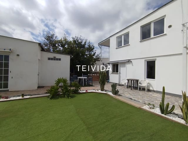 6 slaapkamer Villa te koop in Buzanada, Arona met garage - € 580.000 (Ref: 9782417)