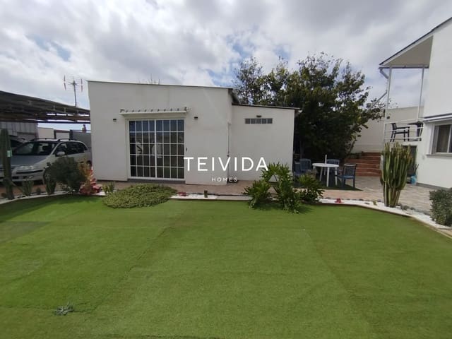 6 slaapkamer Villa te koop in Buzanada, Arona met garage - € 580.000 (Ref: 9782417)