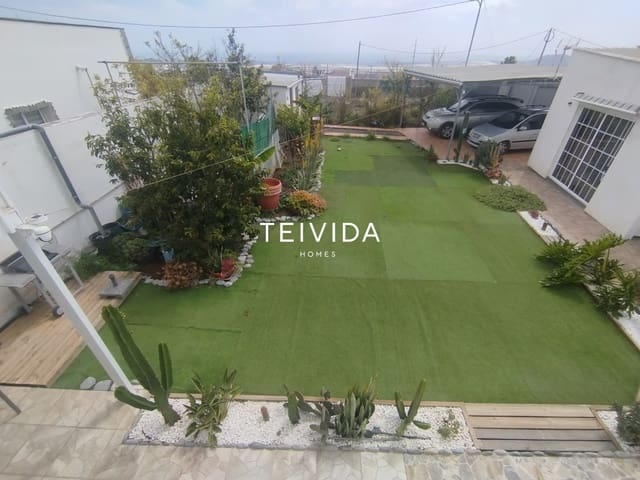 6 slaapkamer Villa te koop in Buzanada, Arona met garage - € 580.000 (Ref: 9782417)