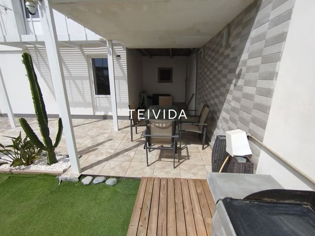 6 slaapkamer Villa te koop in Buzanada, Arona met garage - € 580.000 (Ref: 9782417)