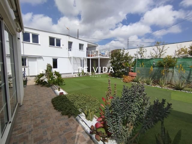 6 slaapkamer Villa te koop in Buzanada, Arona met garage - € 580.000 (Ref: 9782417)