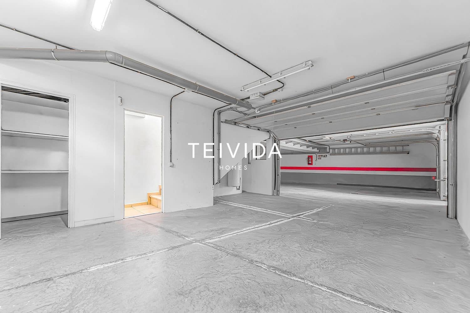 3 soverom Hus til salgs i Playa del Duque med svømmebasseng garasje - € 885 000 (Ref: 9782418)