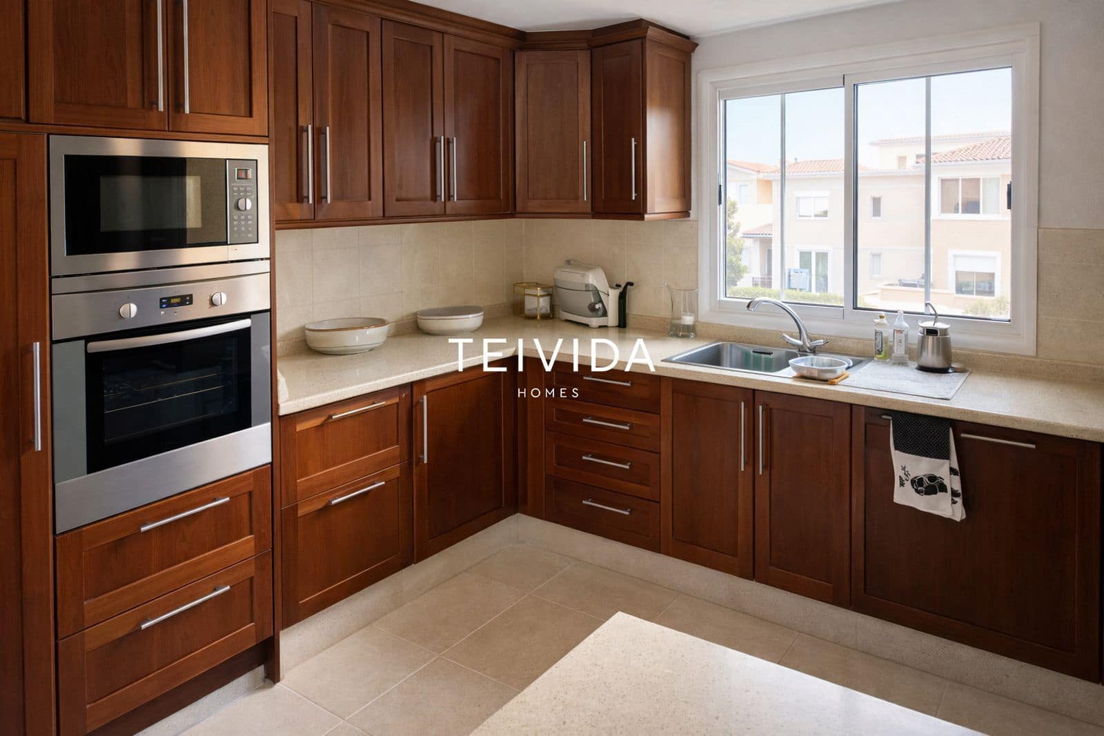 4 bedroom Villa for rent in Santa Cruz de Tenerife with pool garage - € 2,500 (Ref: 9782420)