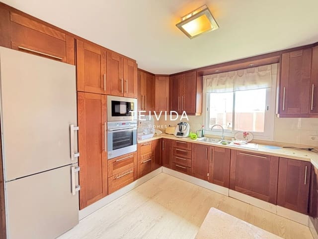 Villa/Maison de 4 chambres à louer à Santa Cruz de Tenerife avec piscine garage - 2 500 € (Ref: 9782420)