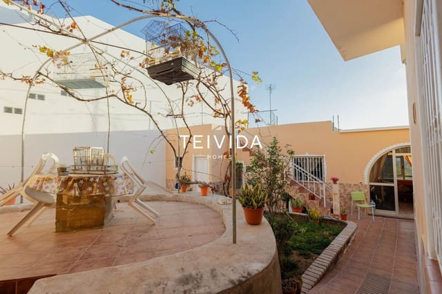 8 slaapkamer Villa te koop in Cabo Blanco, Arona - € 1.600.000 (Ref: 9782421)