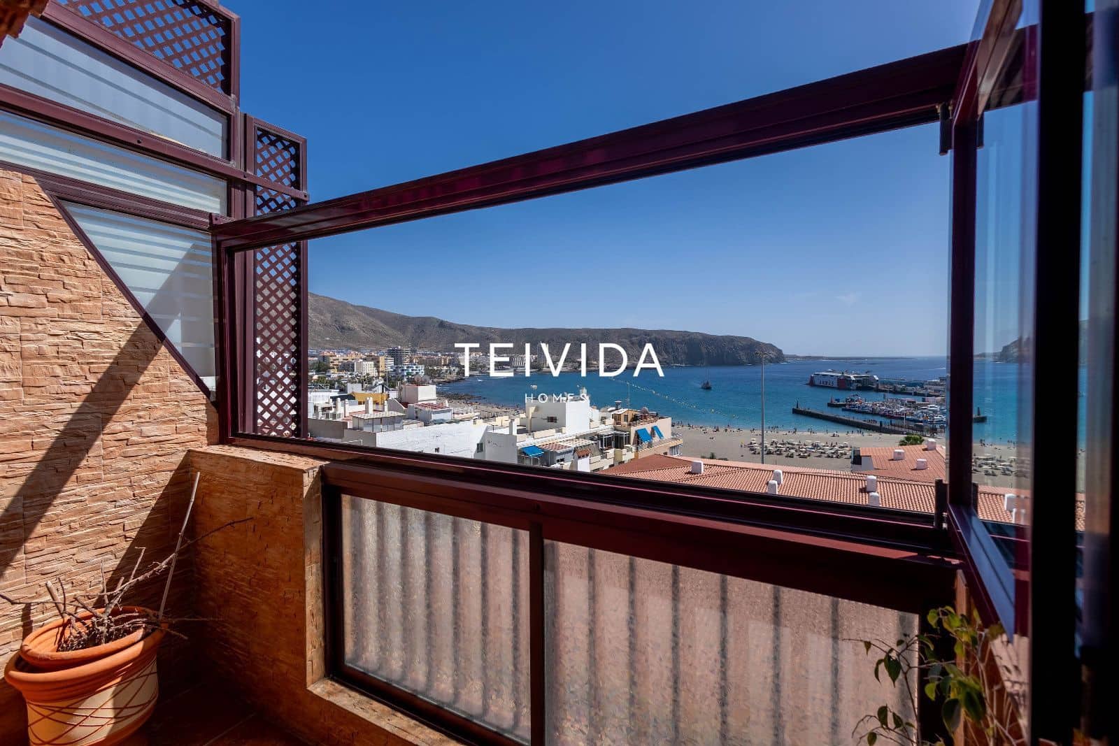 2 bedroom Flat for sale in Los Cristianos - € 580,000 (Ref: 9782422)