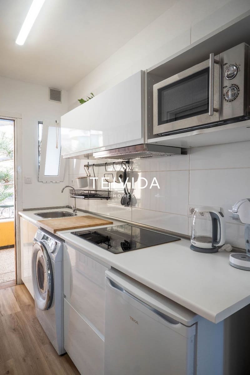 Leilighet til salgs i Los Cristianos med svømmebasseng garasje - € 287 000 (Ref: 9782423)