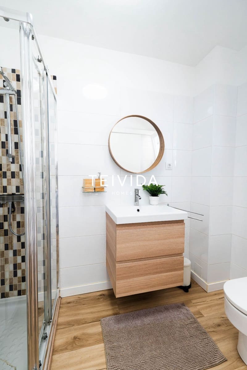 Leilighet til salgs i Los Cristianos med svømmebasseng garasje - € 287 000 (Ref: 9782423)