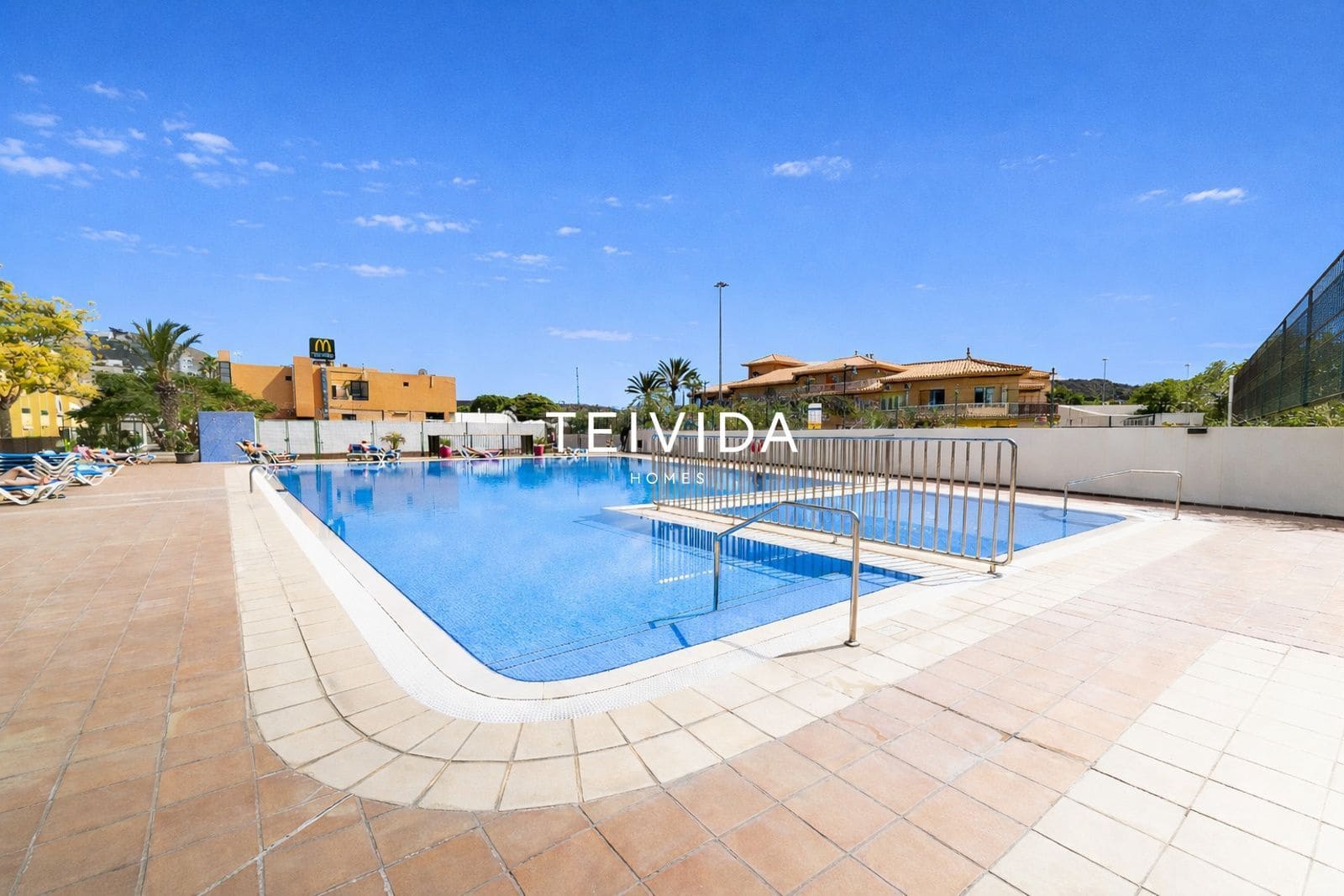 Leilighet til salgs i Los Cristianos med svømmebasseng garasje - € 287 000 (Ref: 9782423)