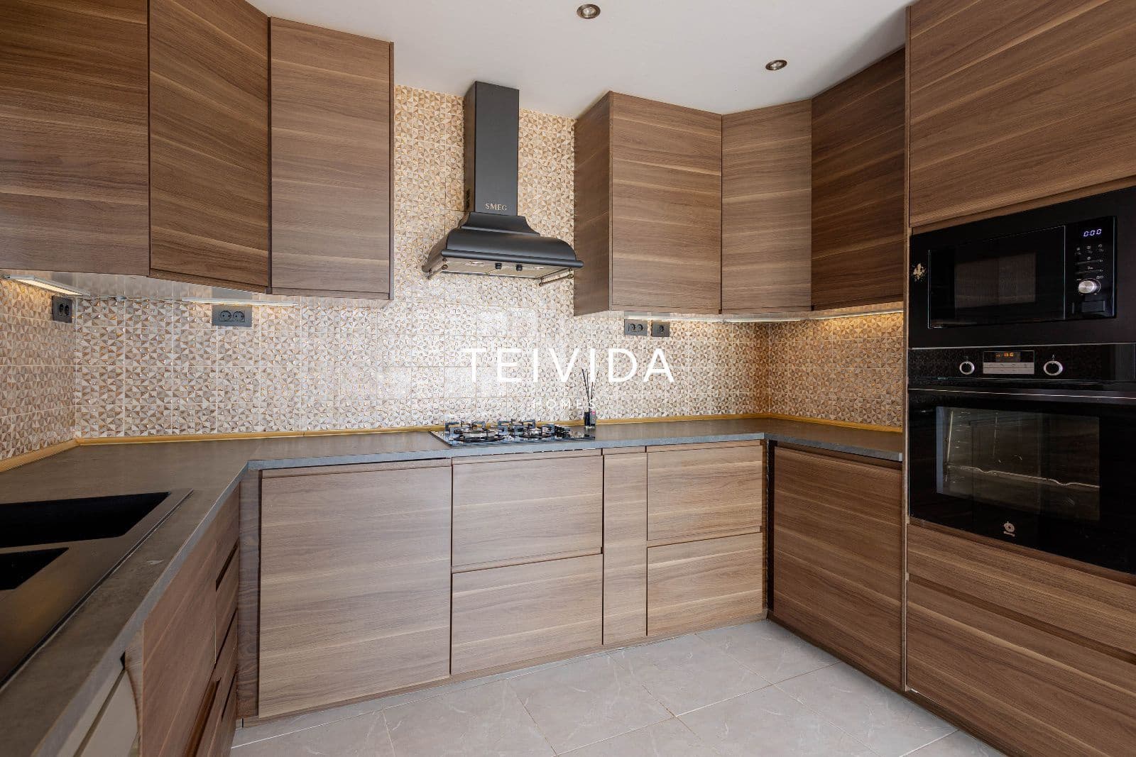 3 chambre Villa/Maison à vendre à Guimar avec piscine - 369 000 € (Ref: 9782427)