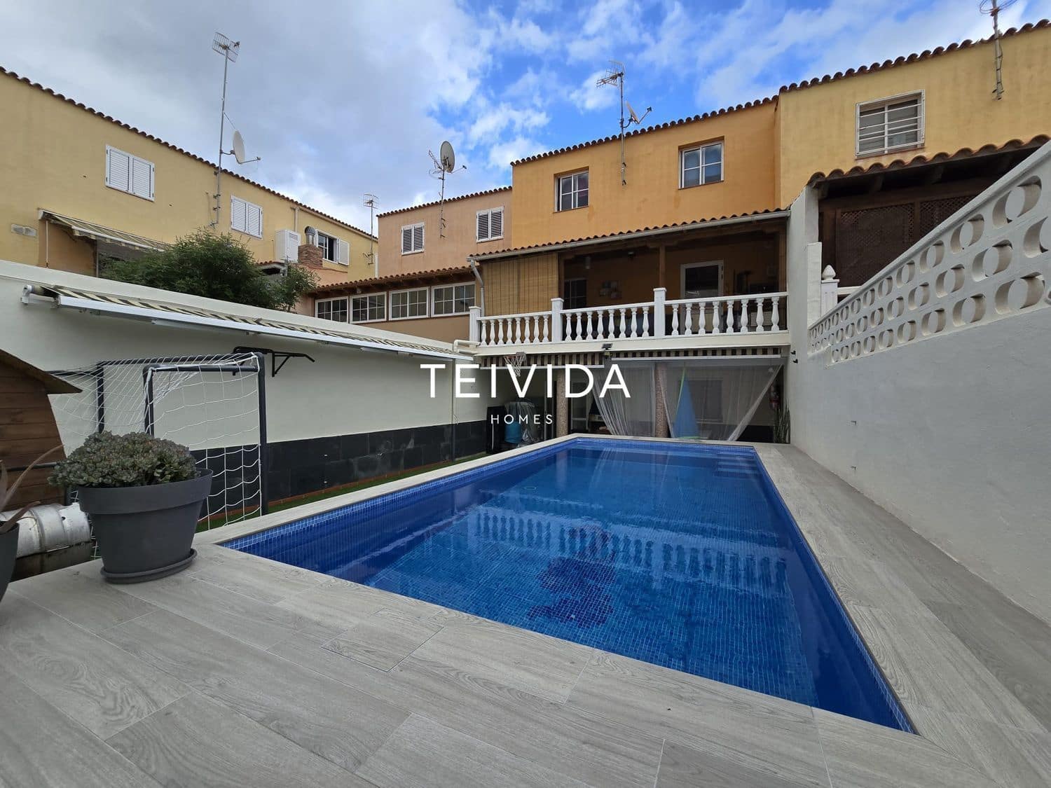 4 Zimmer Haus zu verkaufen in Arona mit Pool Garage - 350.000 € (Ref: 9782428)