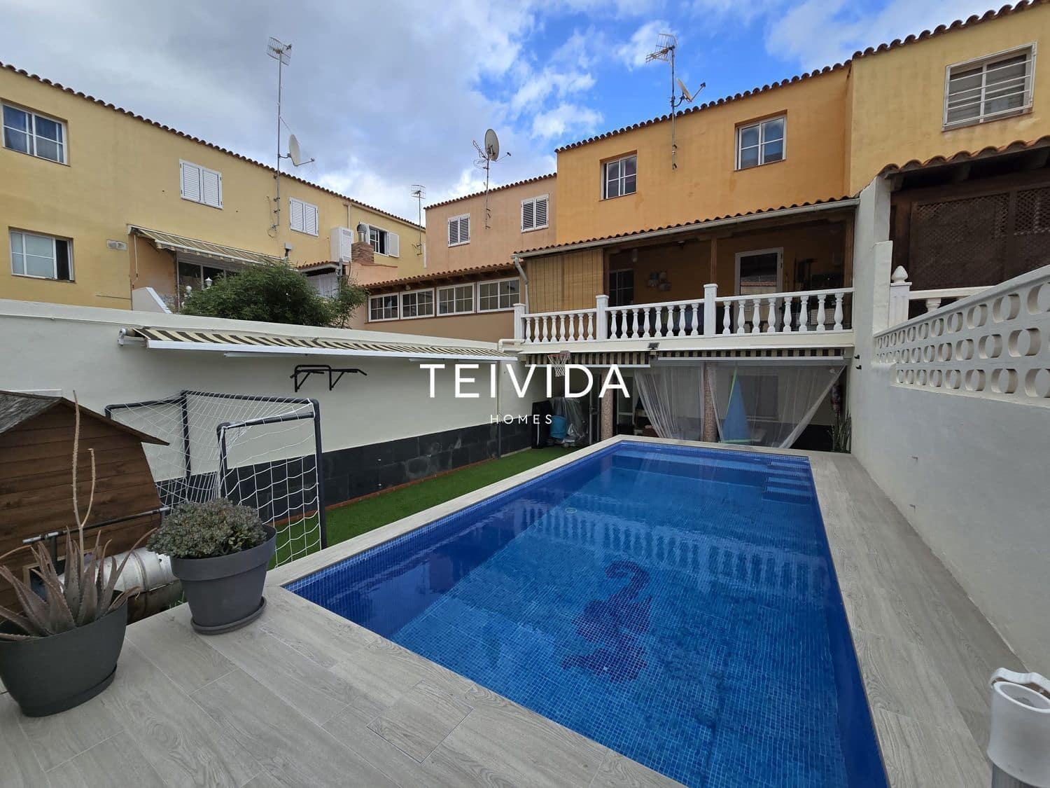 4 Zimmer Haus zu verkaufen in Arona mit Pool Garage - 350.000 € (Ref: 9782428)