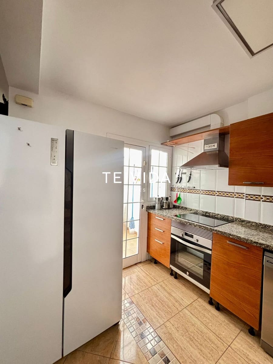 Appartement de 3 chambres à louer à Llano del Camello - 1 800 € (Ref: 9782430)