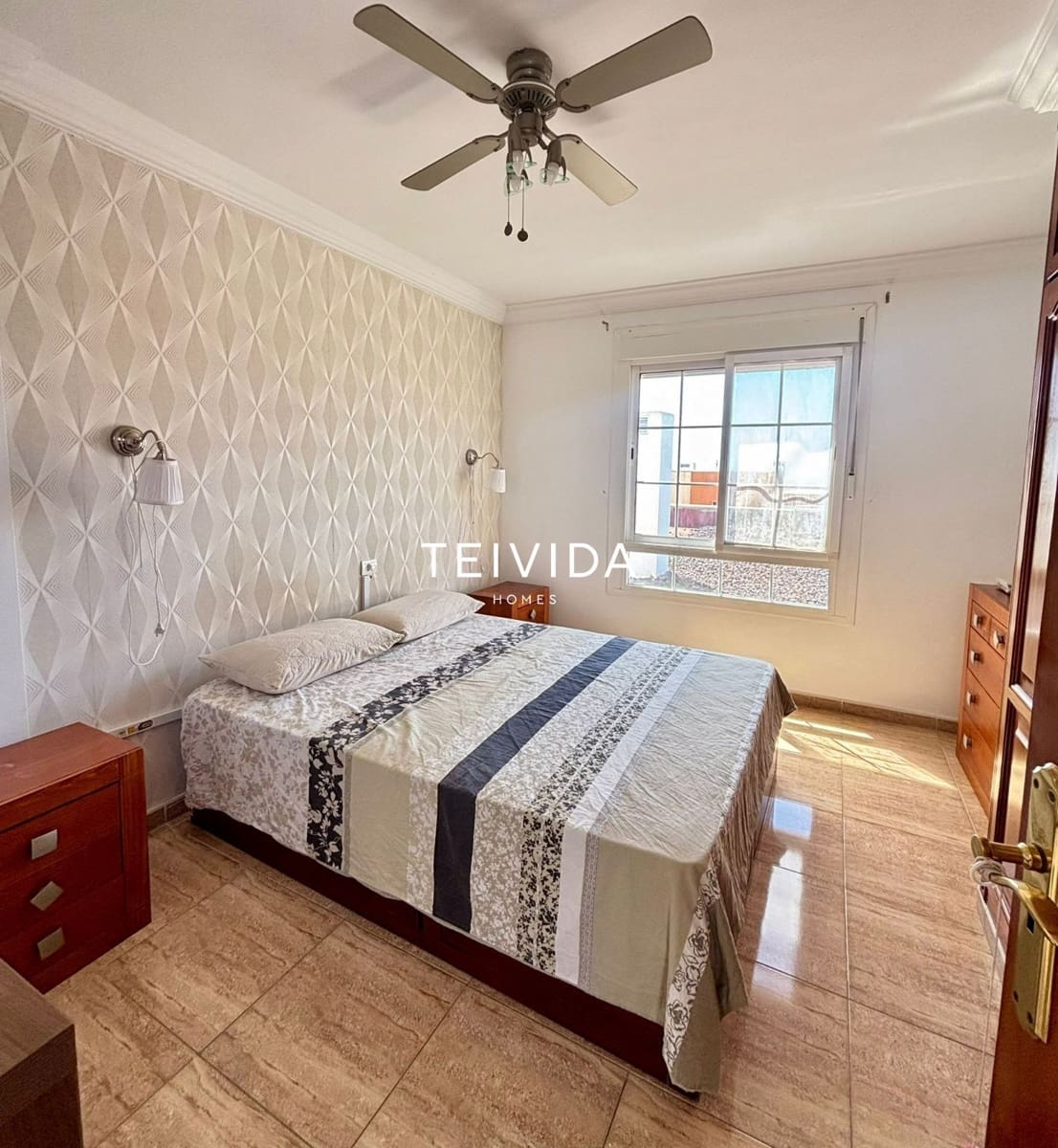 Appartement de 3 chambres à louer à Llano del Camello - 1 800 € (Ref: 9782430)