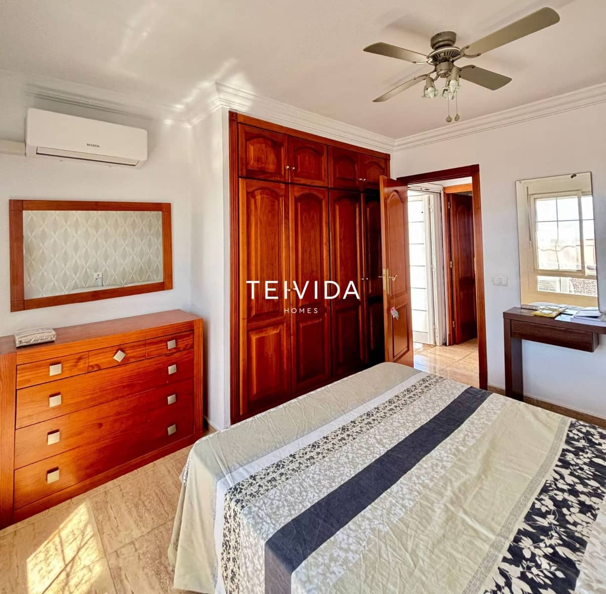 Appartement de 3 chambres à louer à Llano del Camello - 1 800 € (Ref: 9782430)