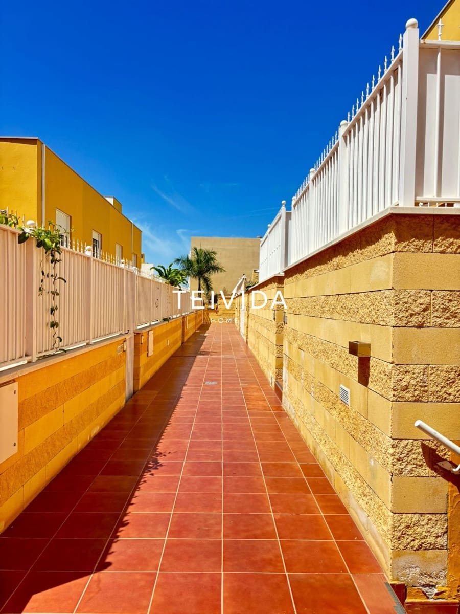 Appartement de 3 chambres à louer à Llano del Camello - 1 800 € (Ref: 9782430)