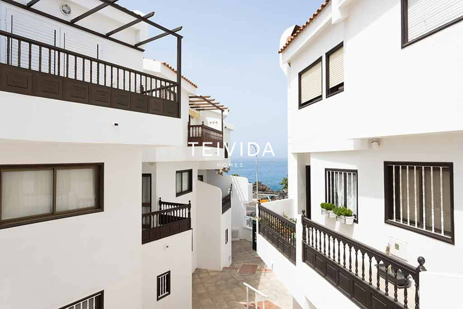 2 soveværelse Byhus til salg i Playa San Juan med swimmingpool garage - € 300.000 (Ref: 9782516)