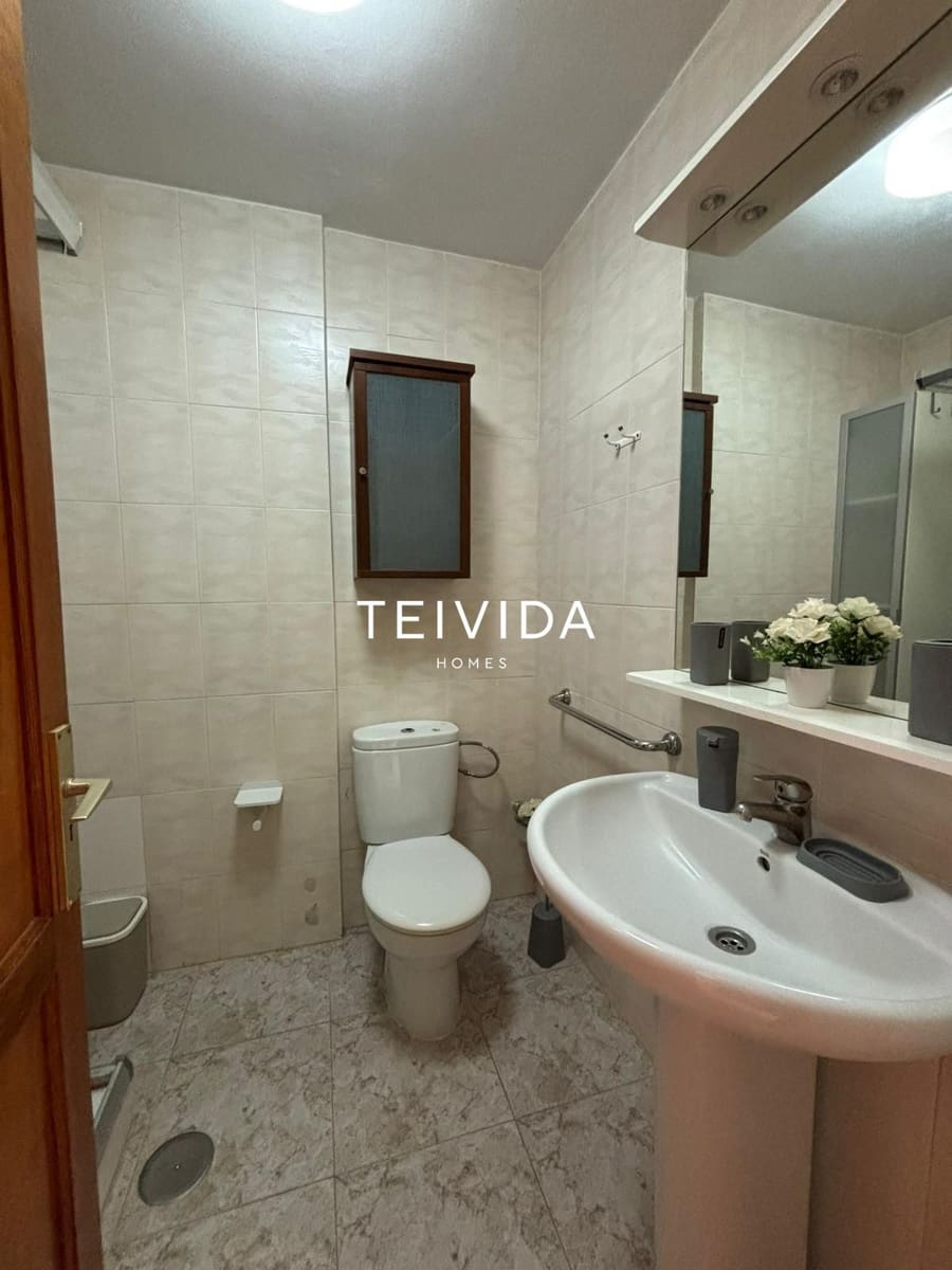 2 bedroom Townhouse for sale in Playa San Juan with pool garage - € 300,000 (Ref: 9782516)