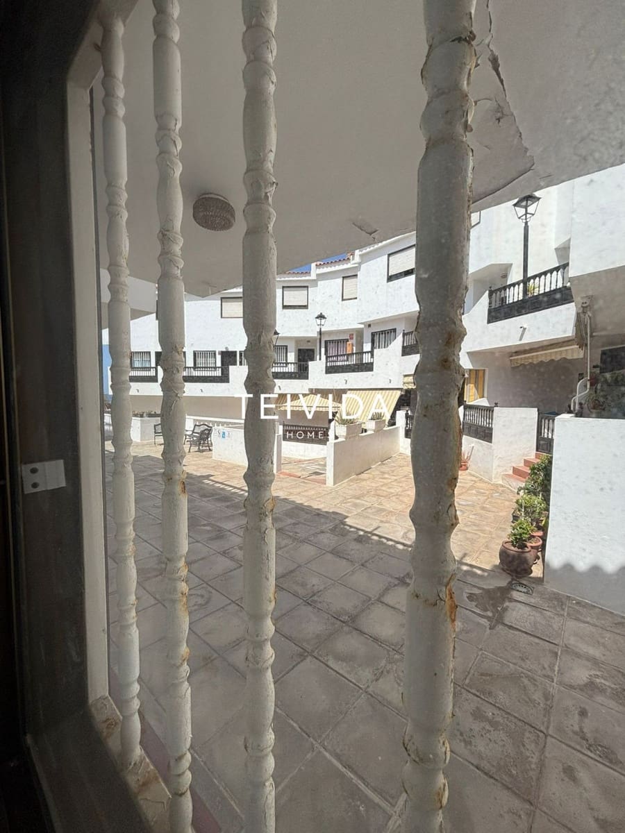 2 bedroom Townhouse for sale in Playa San Juan with pool garage - € 300,000 (Ref: 9782516)