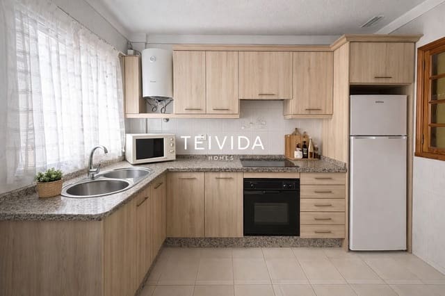 2 chambre Maison de Ville à vendre à Playa San Juan, Guía de Isora avec piscine garage - 300 000 € (Ref: 9782516)