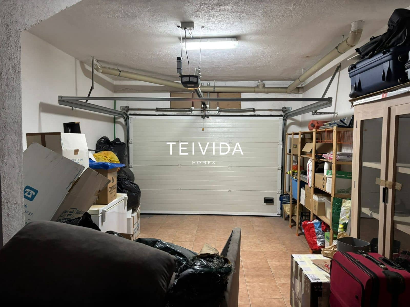 2 bedroom Townhouse for sale in Playa San Juan with pool garage - € 300,000 (Ref: 9782516)