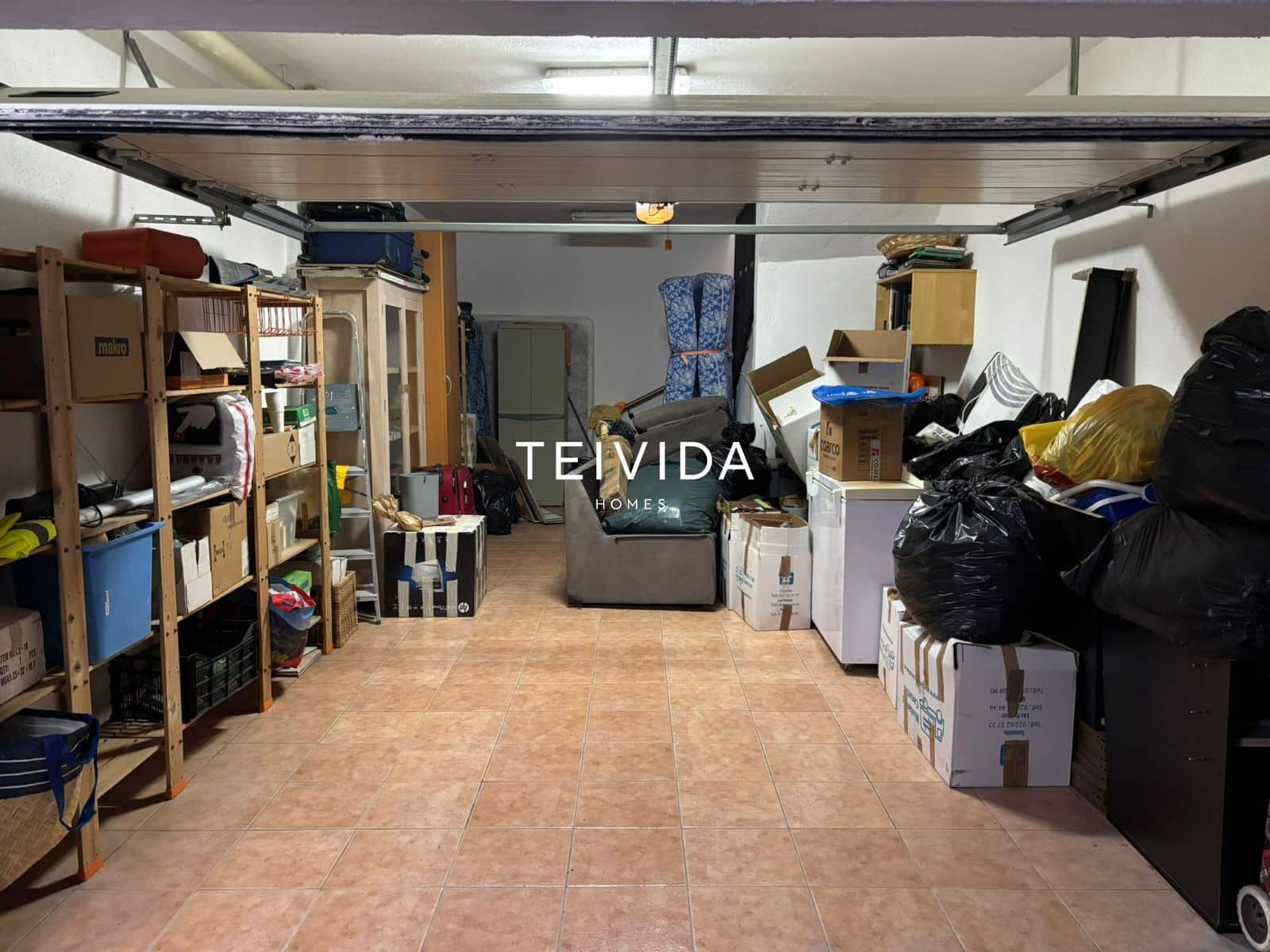 2 bedroom Townhouse for sale in Playa San Juan with pool garage - € 300,000 (Ref: 9782516)