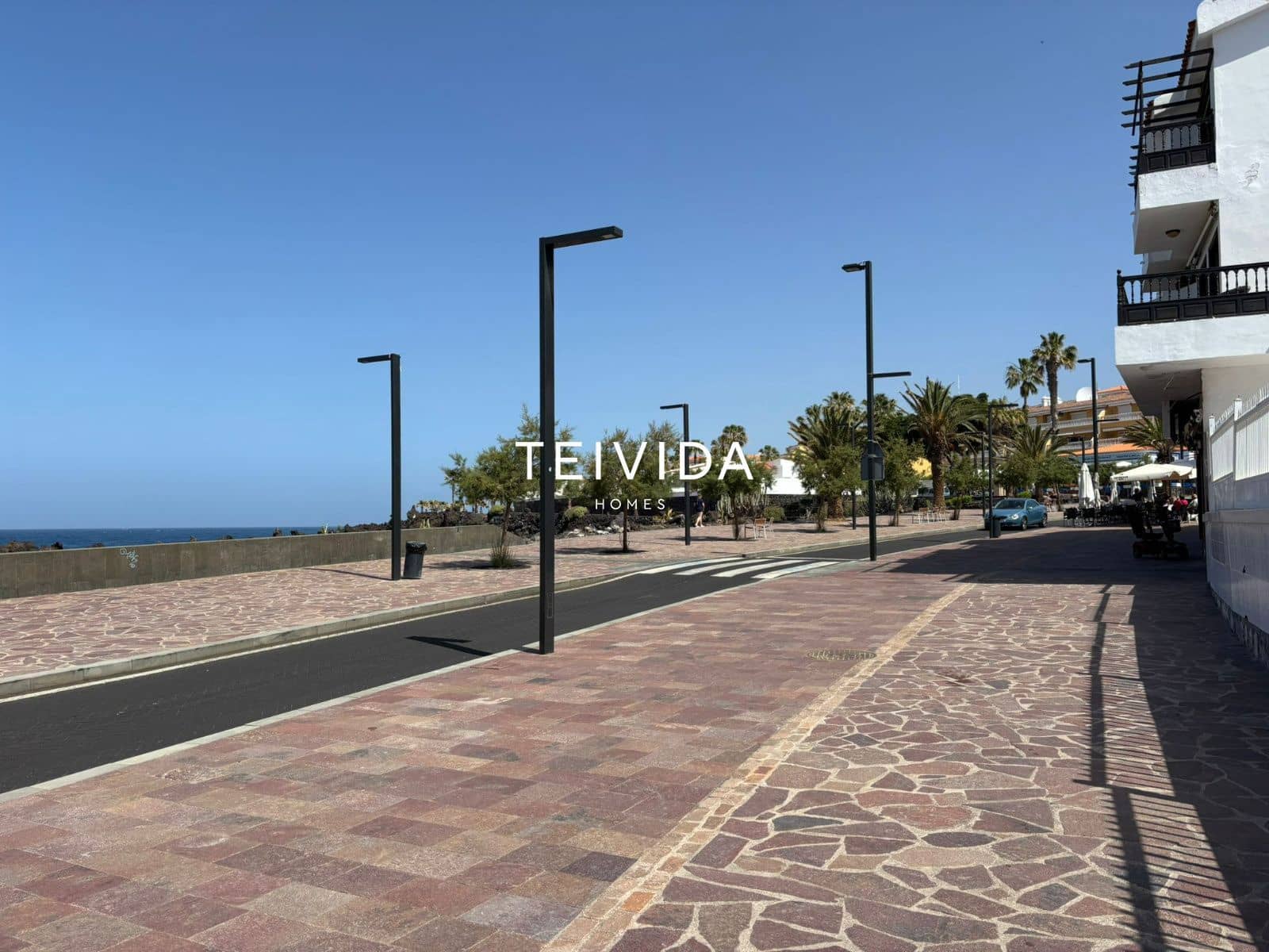 2 bedroom Townhouse for sale in Playa San Juan with pool garage - € 300,000 (Ref: 9782516)