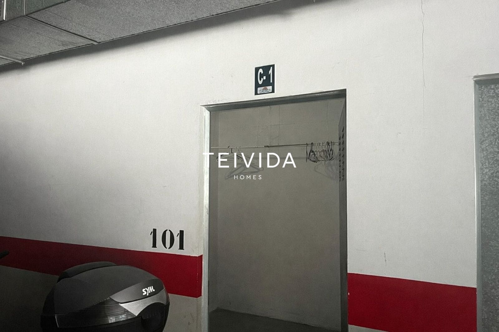 2 slaapkamer Flat te koop in Palm-Mar met zwembad garage - € 320.000 (Ref: 9782915)